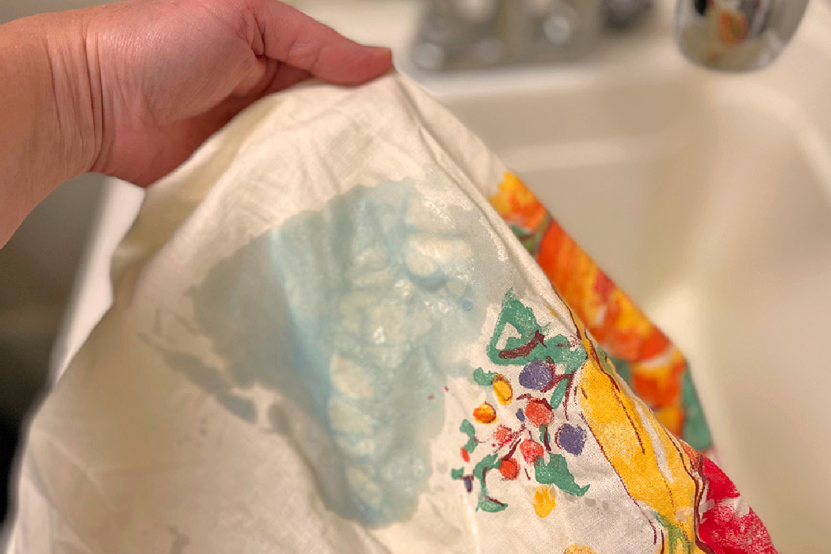 ako odstrániť vosk zo sviečok