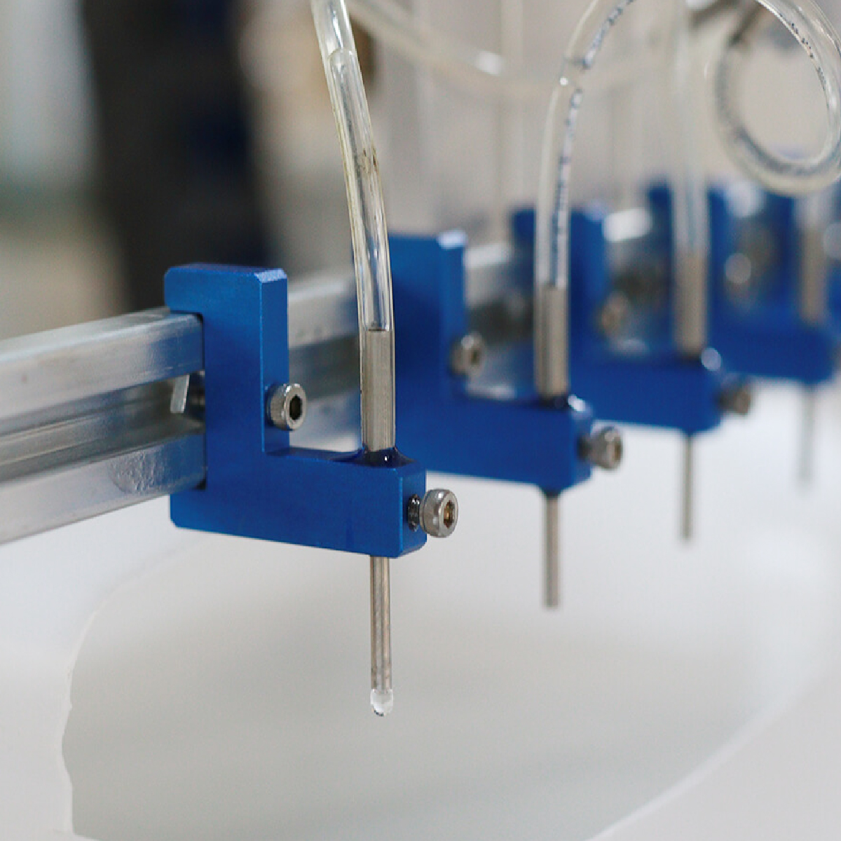 Čo je doming? Technológia úpravy predmetu nanosom živice.