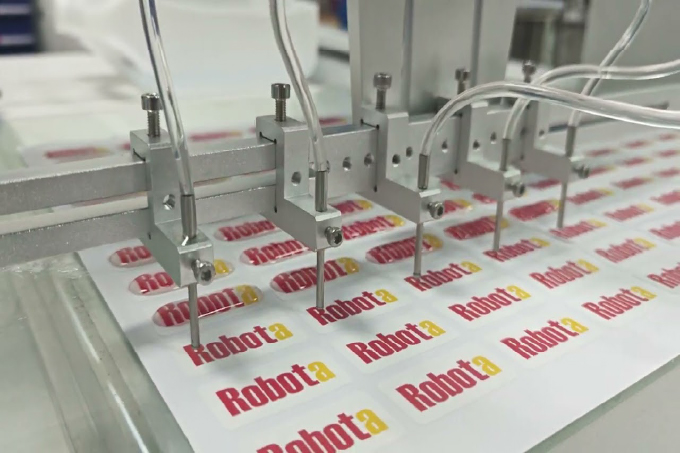 Ako sa vyrábajú klenuté štítky